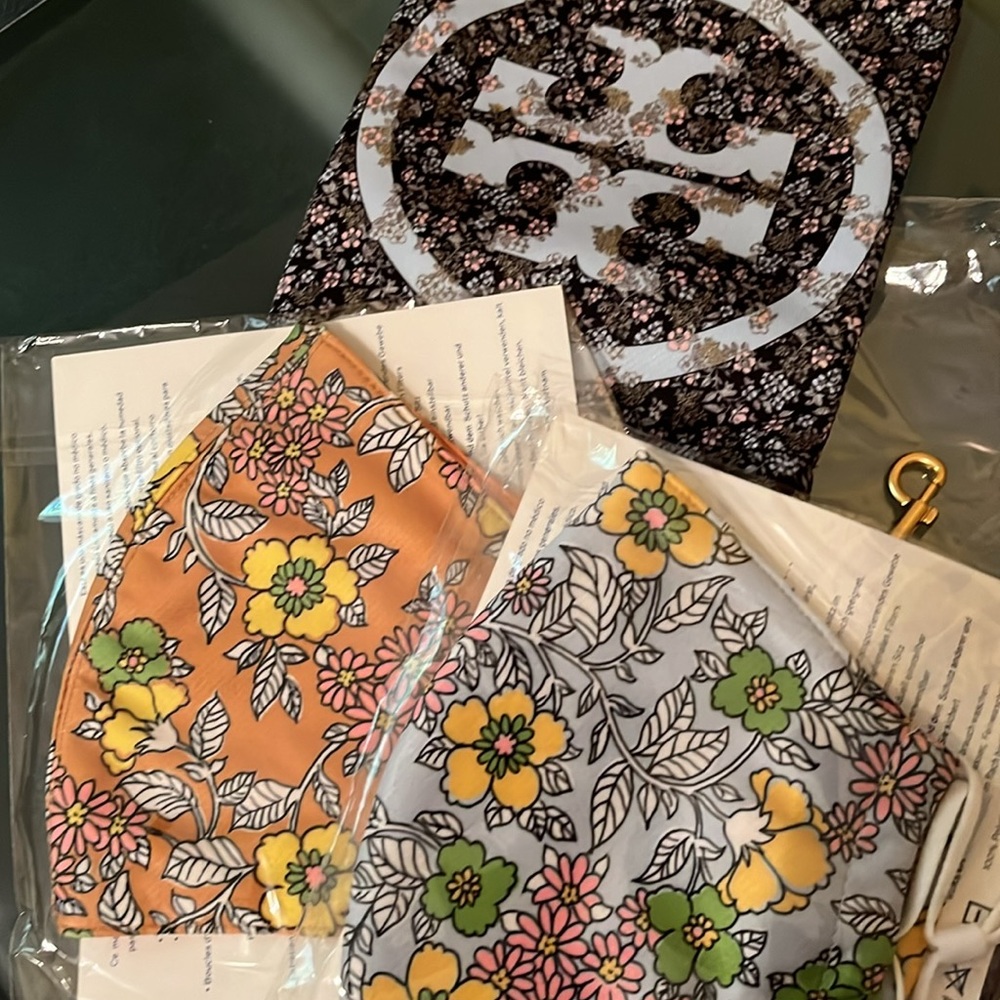 Tory Burch Mask Kit